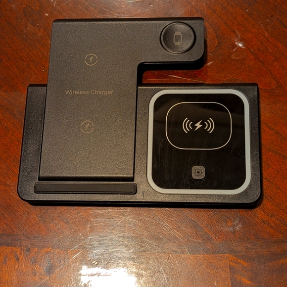 3 In 1 Wireless Charger - Picture 1 of 4